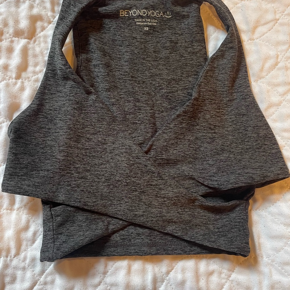 Beyond Yoga Gray Sleeveless Crop Tank Top